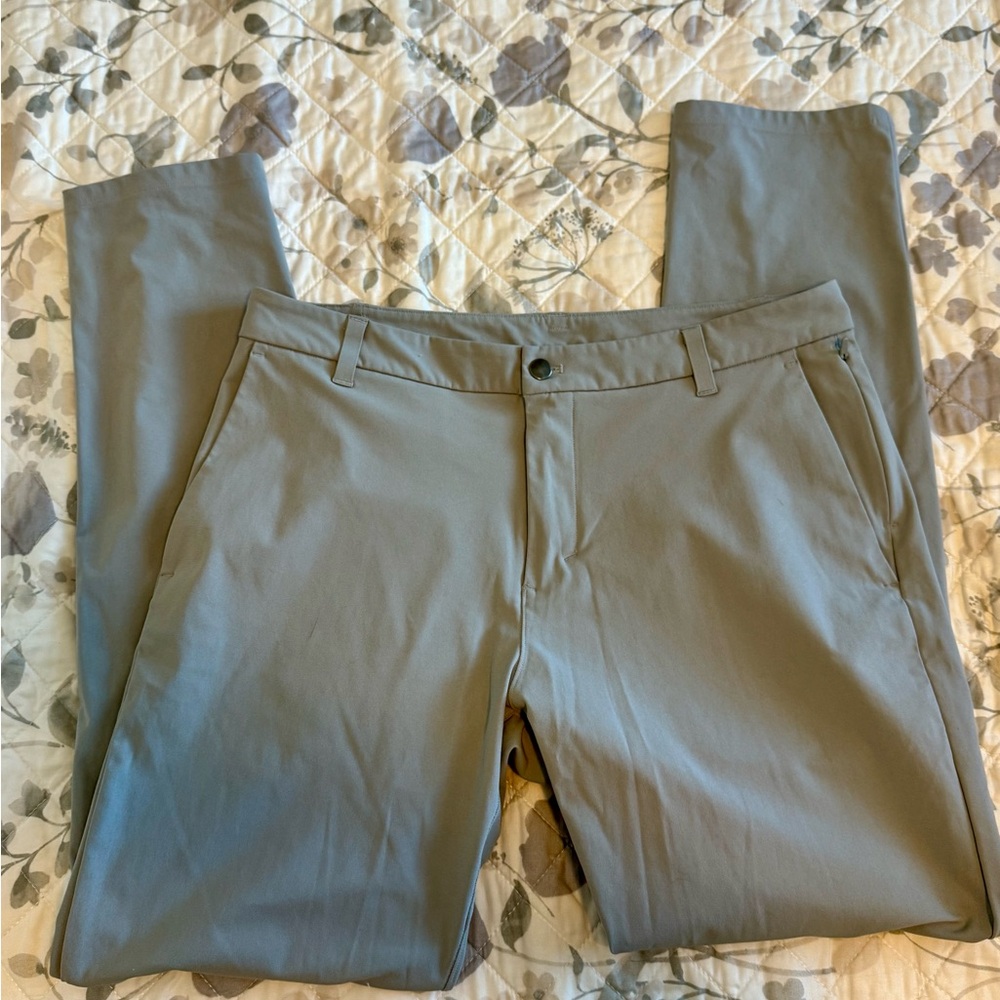 Men’s Lululemon Commission Fit Pant Warpstreme in Silver Drop